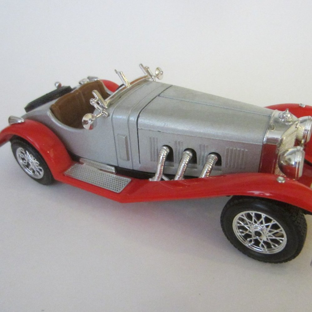 Burago Italy Classic Mercedes SSK Red Silver Cast Iron Model Car